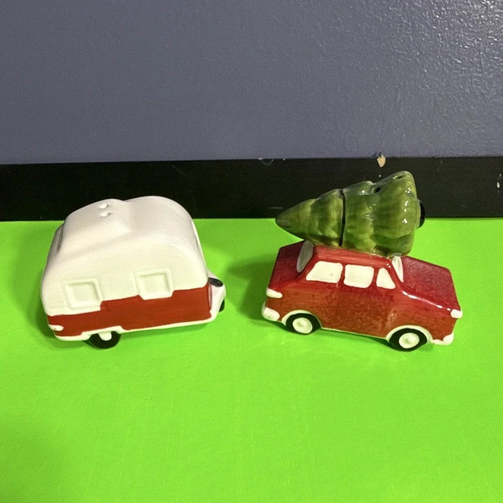 Vintage Hand Painted Ceramic Christmas Car & Camper Salt & Pepper Shakers Set